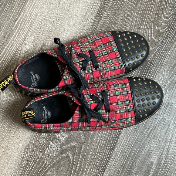 Dr. Martens Aldstud oxford shoe red tartan plaid pattern and gold stud - Picture 5 of 17